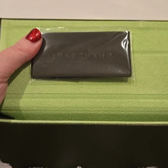 Longchamp Paris Black Cat-Eye Sunglasses with Gradient Lenses Brand New In Case - Picture 13 of 16